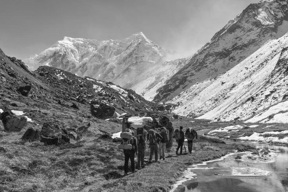 Film omawiający trekking Nepal Rolwaling szczyt Pachermo